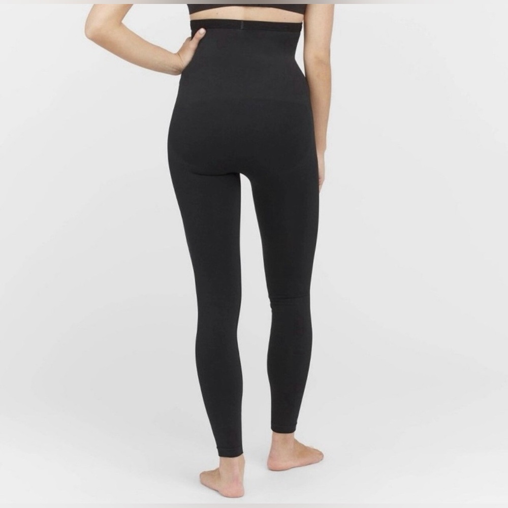Assets by Spanx black high waisted everyday leggings women’s size 1X